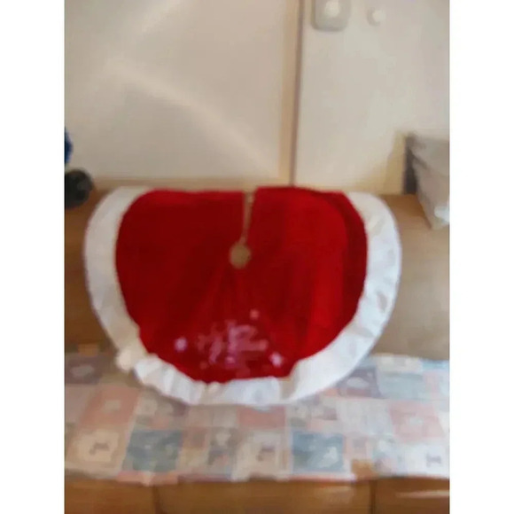 Christmas Tree Skirt Velvet Red and White Embroidered Merry Christmas - Picture 4 of 5